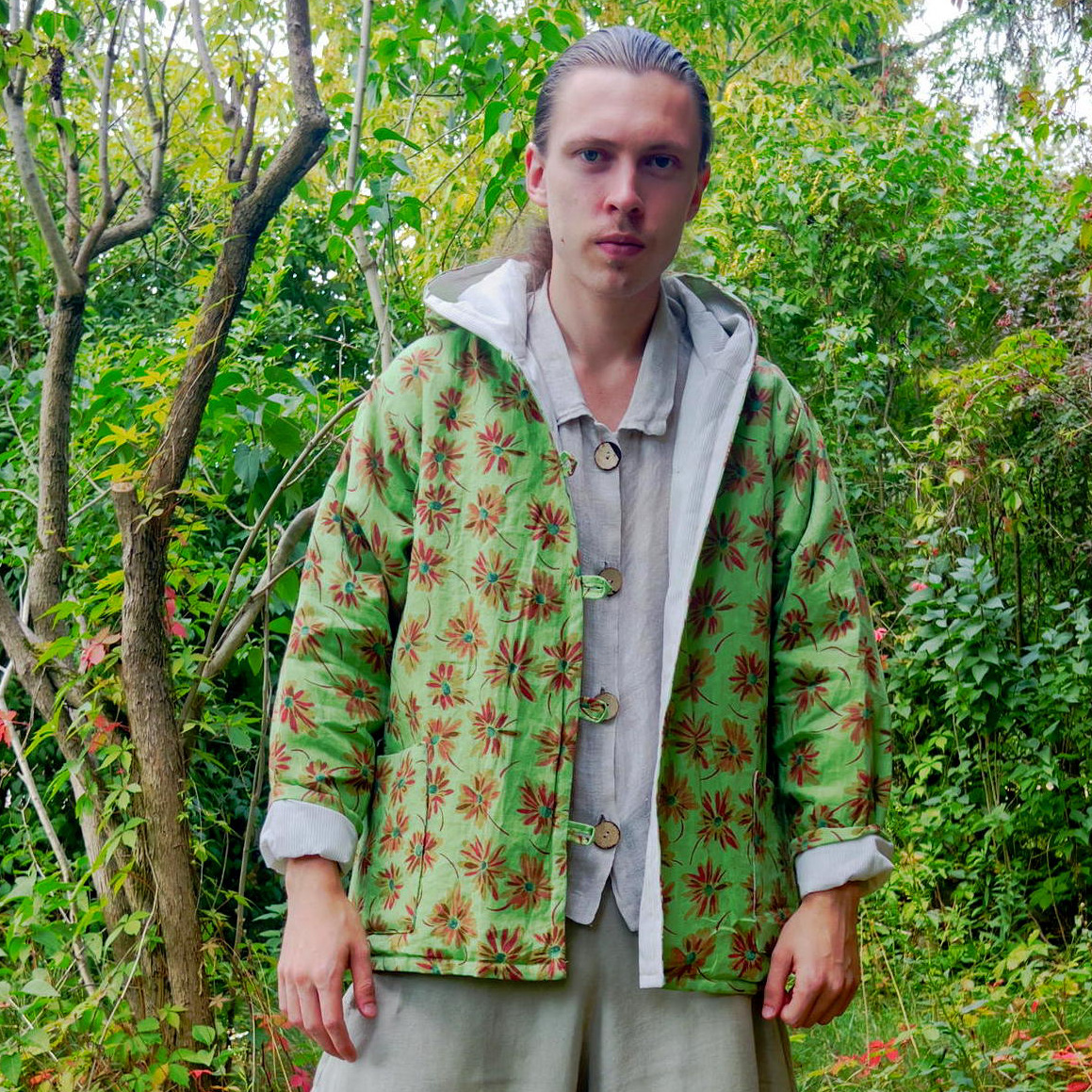 Kurtka - kufajka lniana z kapturem ocieplana - zielona w kwiaty – Soie Star