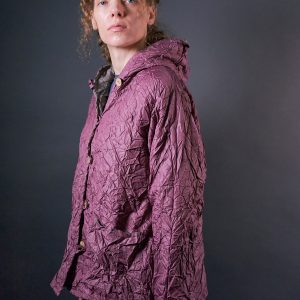 Ocieplana kurtka plisowana/gnieciona z kapturem