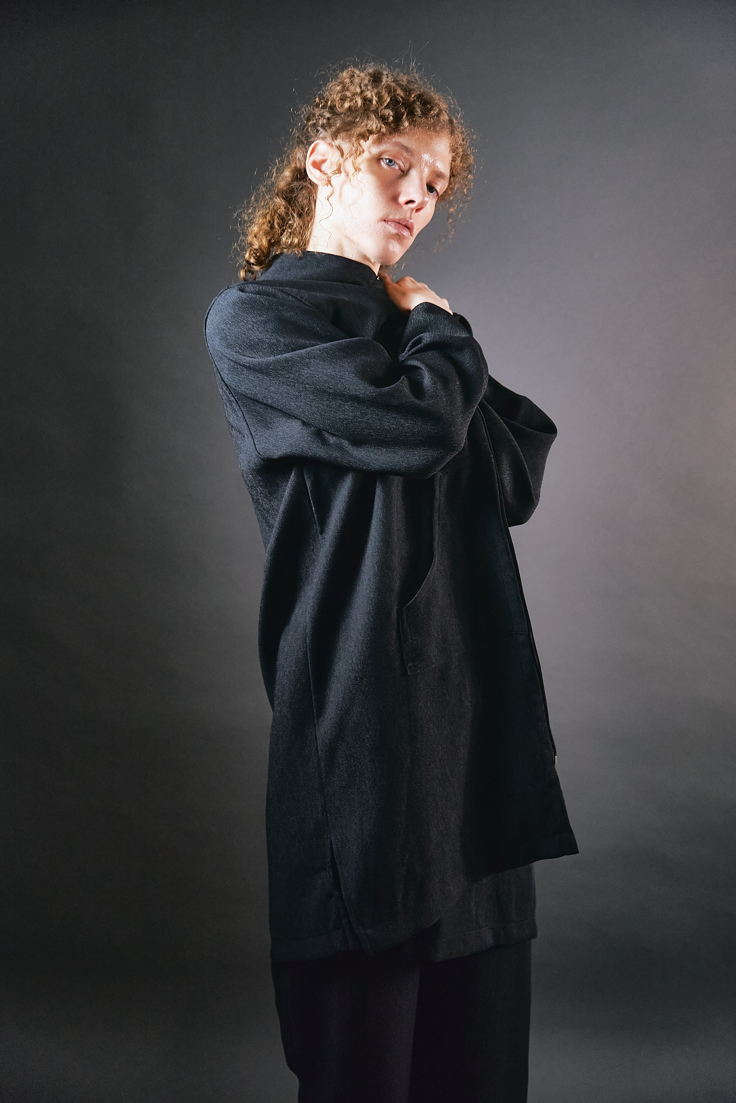 Długi żakiet do biura czarny melanż - Soie Star - obrazek 4