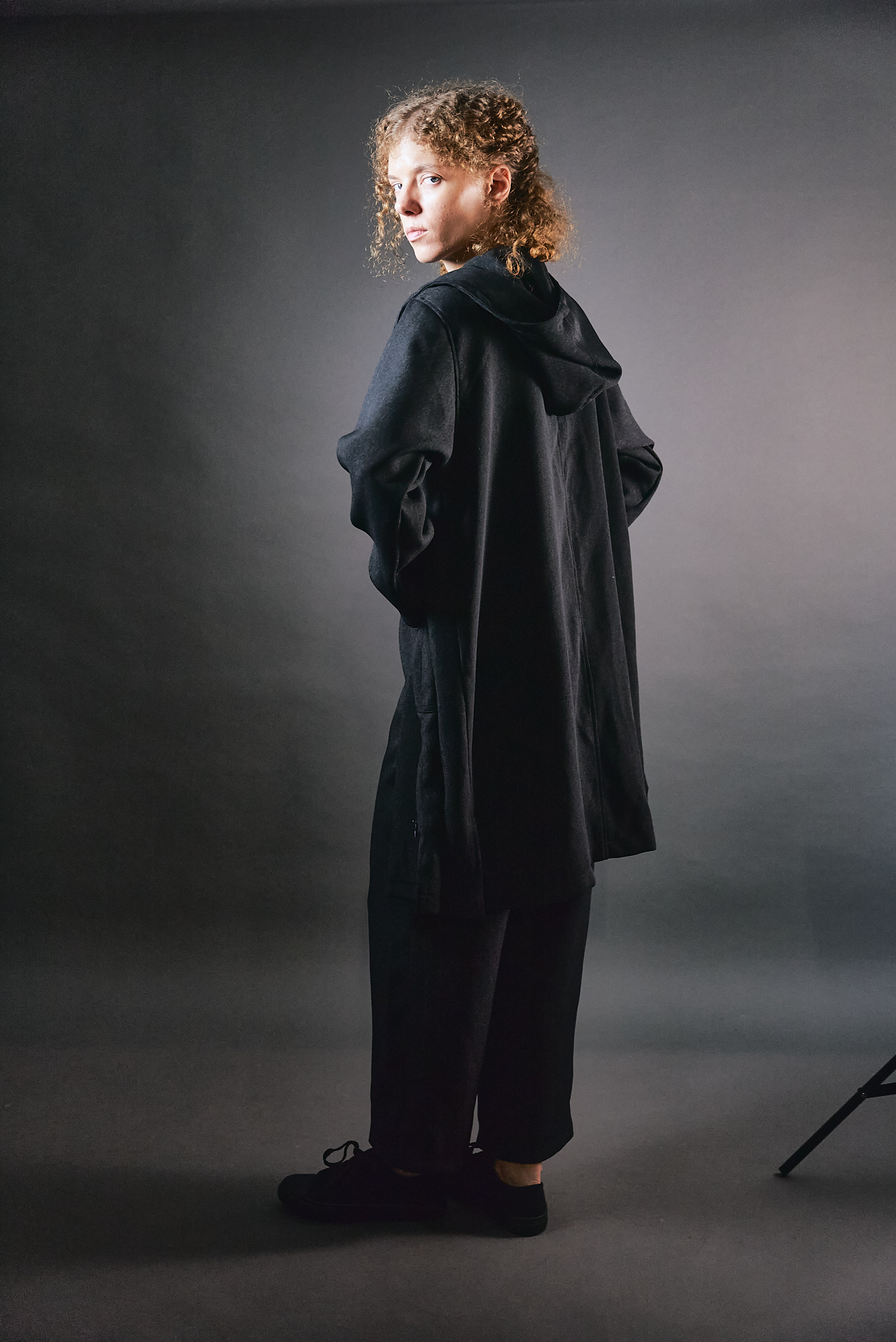 Długi żakiet do biura czarny melanż - Soie Star - obrazek 3