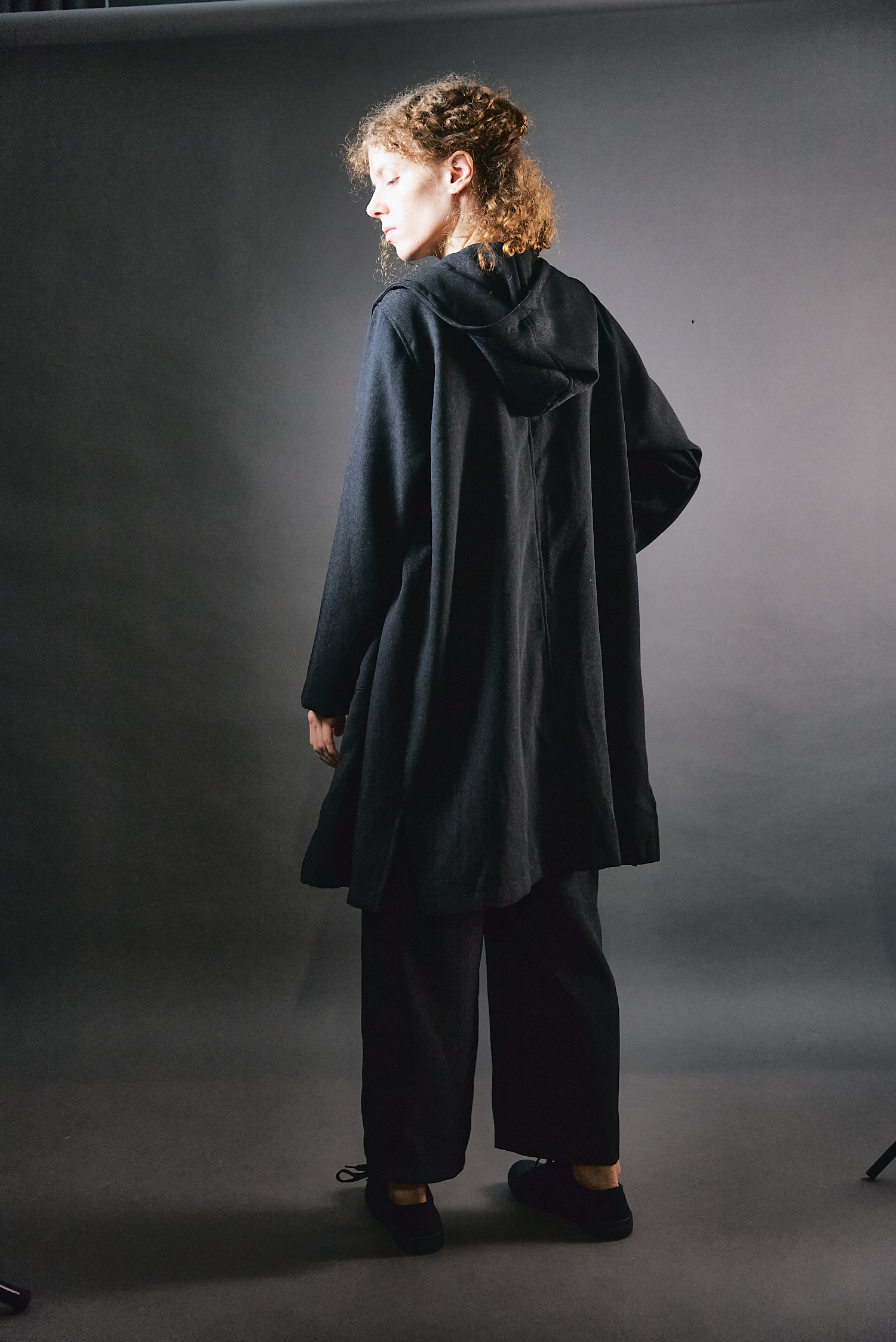 Długi żakiet do biura czarny melanż - Soie Star - obrazek 2