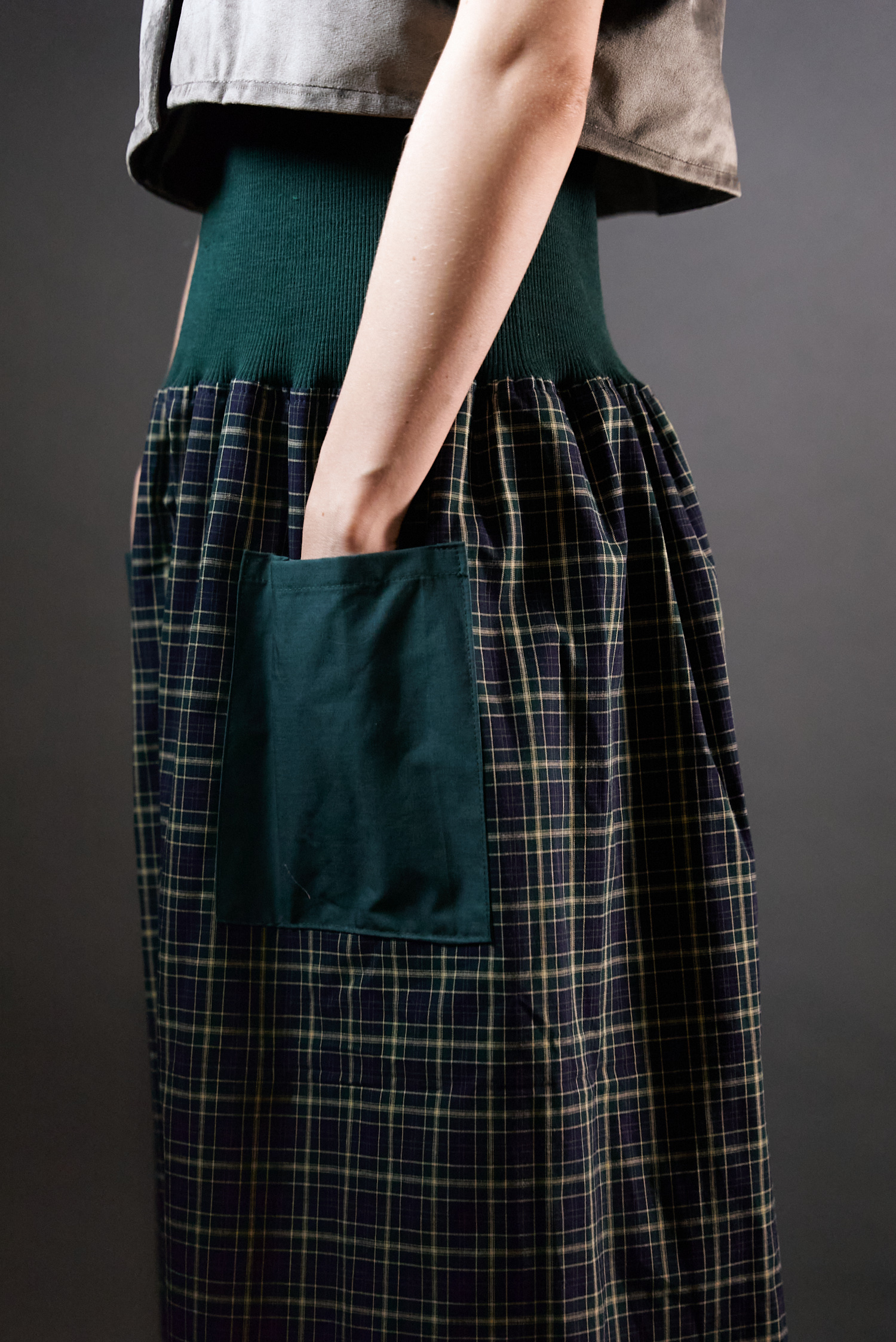 Spódnica - sukienka w kratę ze ściągaczem zielona 2 - Soie Star - obrazek 4