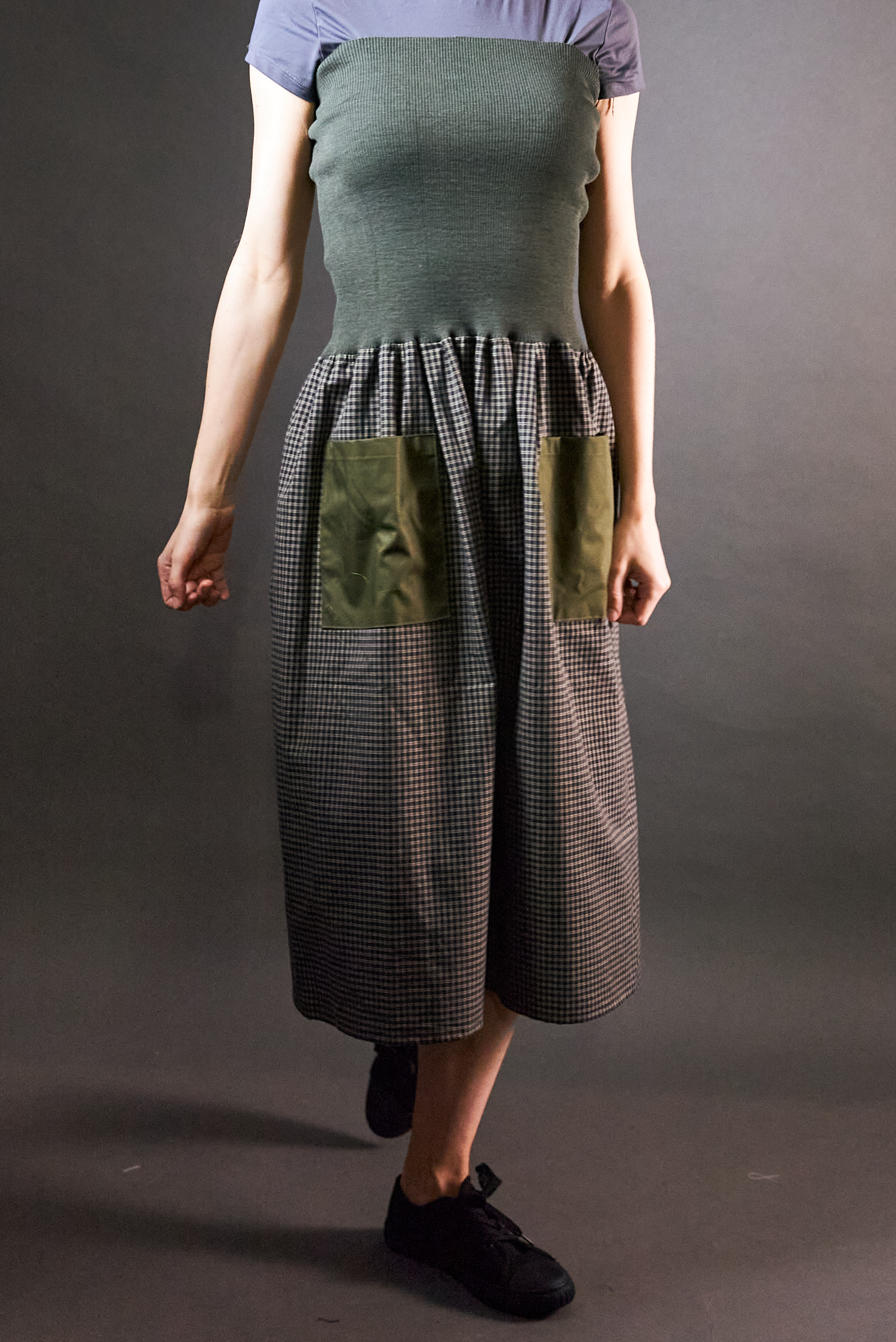 Spódnica - sukienka w kratę ze ściągaczem zielona - Soie Star - obrazek 4