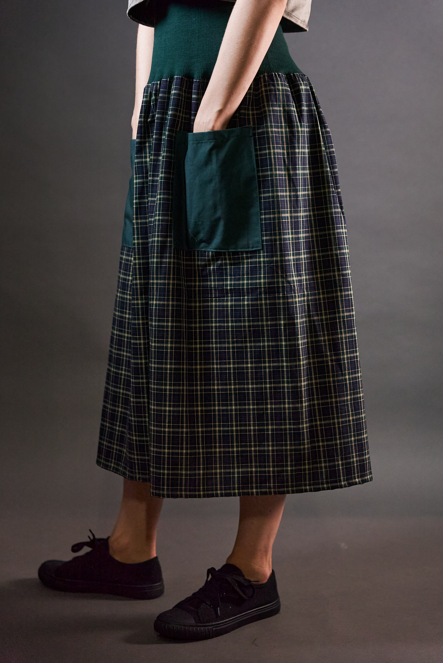 Spódnica - sukienka w kratę ze ściągaczem zielona 2 - Soie Star - obrazek 3